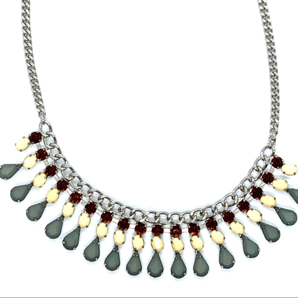 ๐ฅ Silver Statement Jewel Necklace - Picture 3 of 8